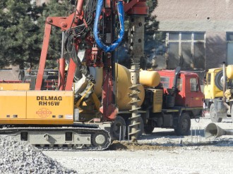 Nová hala F – čilý stavební ruch Nová hala F – čilý stavební ruch