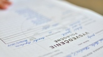Zákazník udělil vysvědčení smluvnímu prodejci Zákazník udělil vysvědčení smluvnímu prodejci