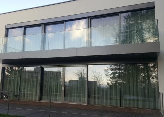 Velká okna s výhledem na Trenčín Velká okna s výhledem na Trenčín