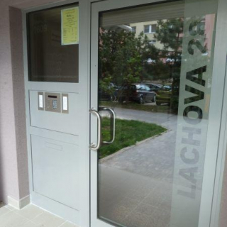 Reference Nováky Reference Nováky